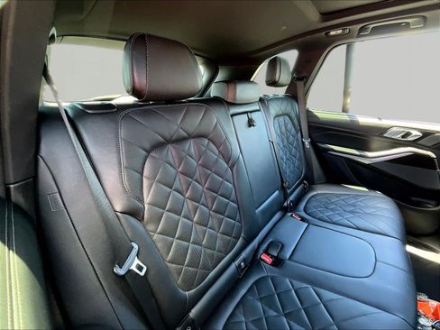 Used 2024 BMW X5 xDrive40i AWD/4WD image 25