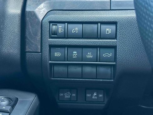 Used 2024 Toyota Tacoma Limited AWD/4WD image 36