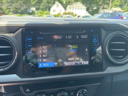 Used 2019 Toyota Tacoma TRD Off-Road AWD/4WD image 24