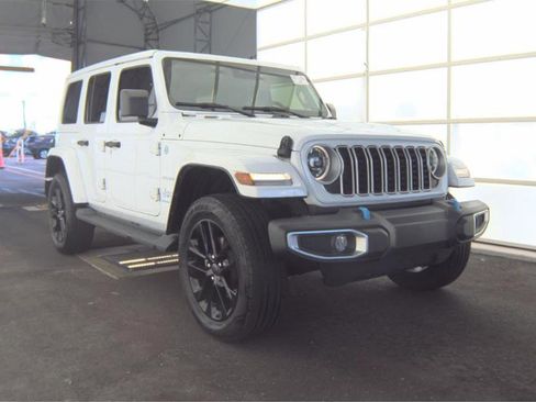 Used 2024 Jeep Wrangler Unlimited Sahara w/ Safety Group AWD/4WD image 23