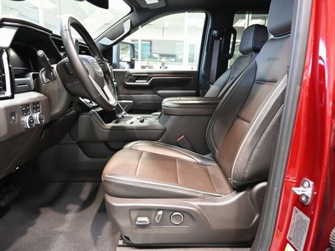 Used 2024 GMC Sierra 3500 Denali image 12