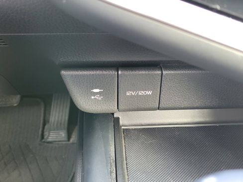 Used 2018 Toyota Camry SE w/ Convenience Package image 34