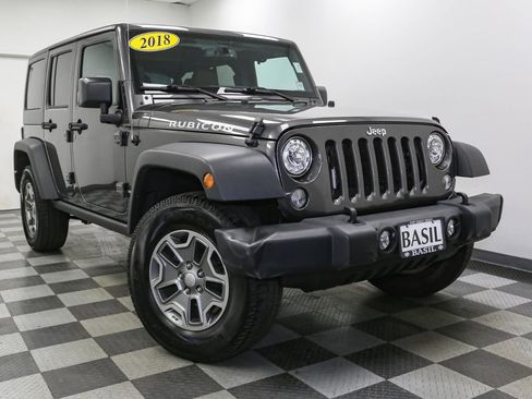 Used 2018 Jeep Wrangler Unlimited Rubicon w/ Dual Top Group image 2
