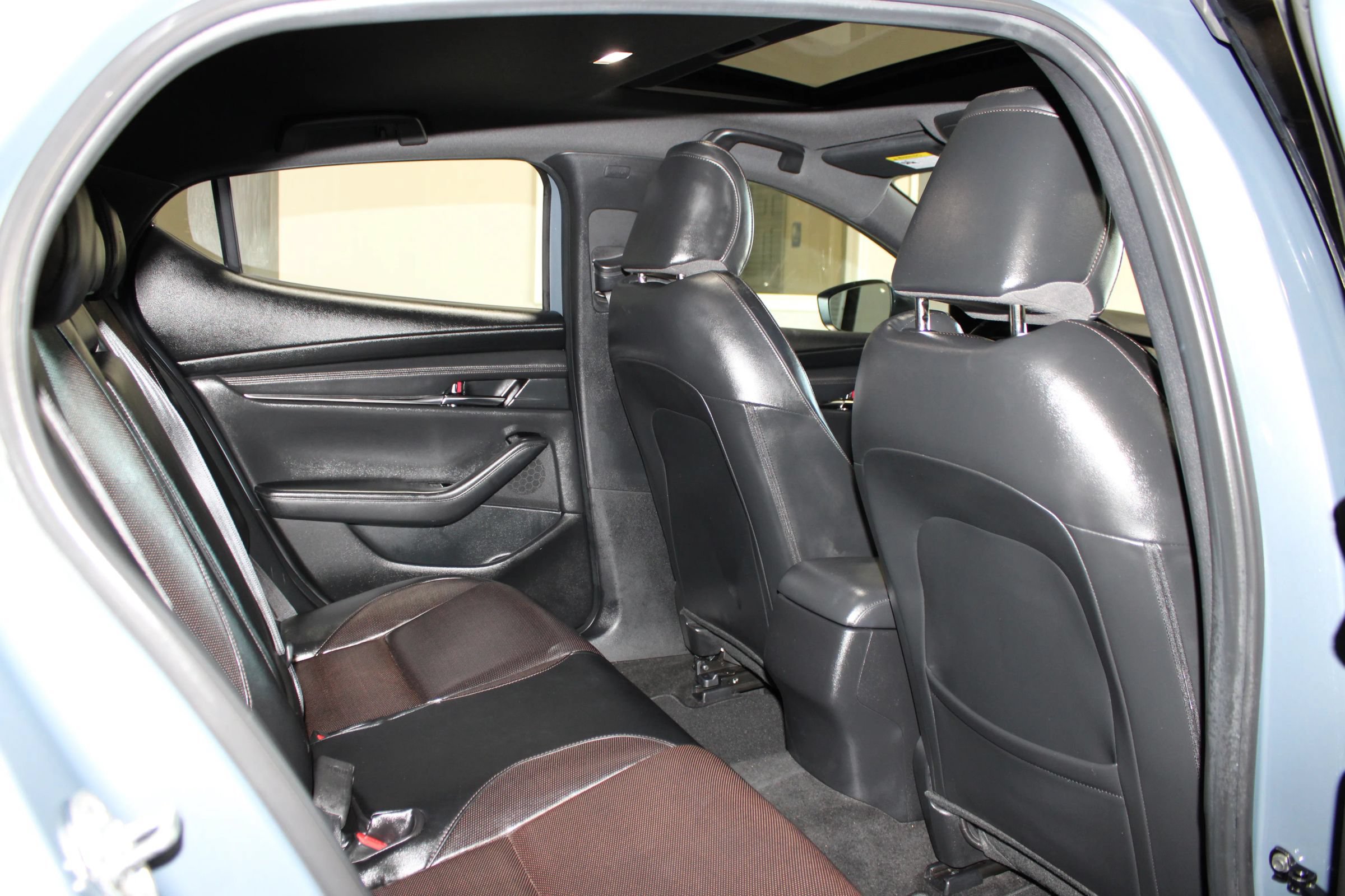 Used 2021 MAZDA MAZDA3 s FWD image 33