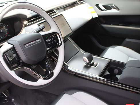 New 2026 Land Rover Range Rover Velar Dynamic SE AWD/4WD image 11