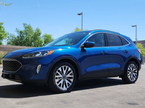 Used 2022 Ford Escape Titanium image 5