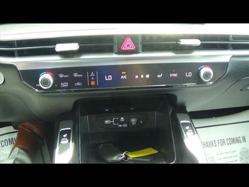 Used 2024 Kia Sorento S image 31