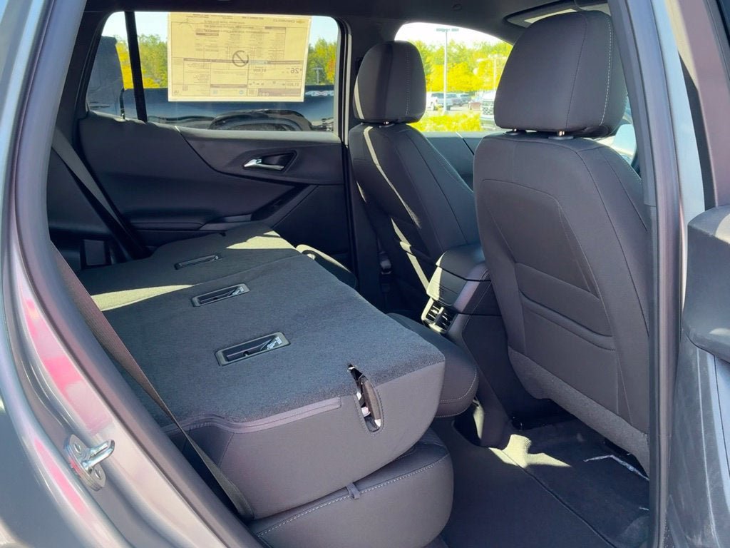 New 2027 Chevrolet Equinox LT AWD/4WD image 30