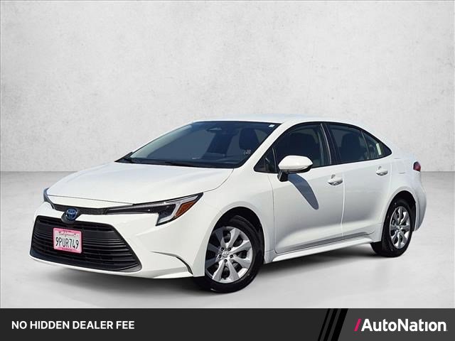 Certified 2025 Toyota Corolla LE FWD image 1