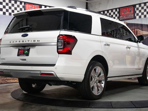 Used 2023 Ford Expedition Platinum image 4