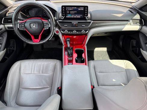 Used 2018 Honda Accord Touring image 12