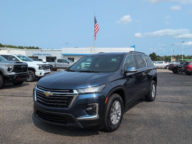 Used 2022 Chevrolet Traverse LT FWD image 1