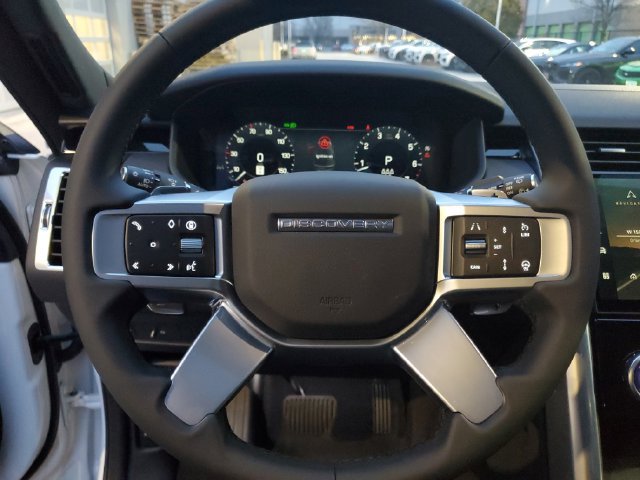 Certified 2026 Land Rover Discovery S AWD/4WD image 20