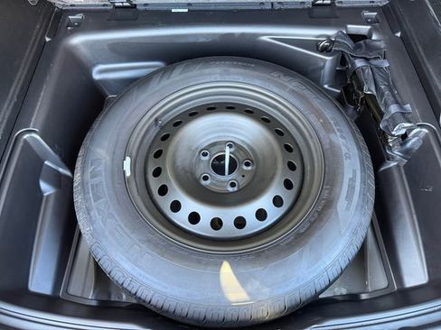 Used 2023 Jeep Grand Cherokee Limited w/ Luxury Tech Group II image 38