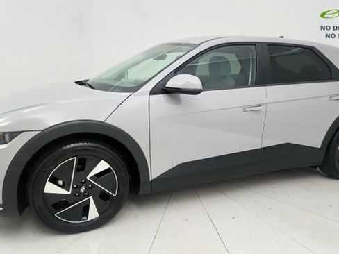 Used 2025 Hyundai Ioniq 5 SE RWD image 21