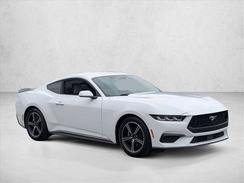 Used 2024 Ford Mustang Coupe RWD image 3