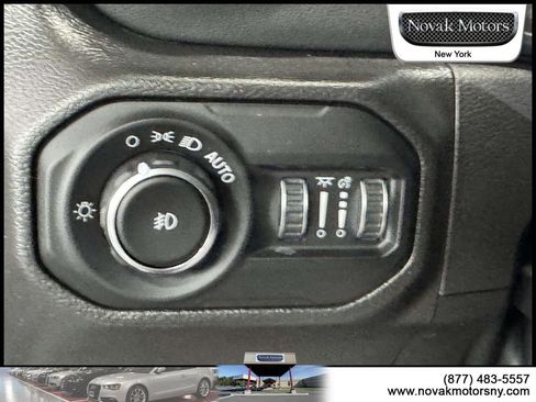 Used 2022 Jeep Wrangler Unlimited Sahara AWD/4WD image 14