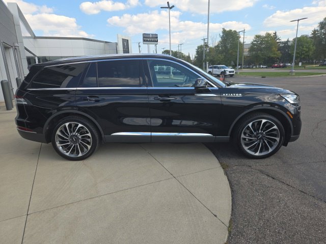 Certified 2021 Lincoln Aviator Reserve w/ Equipment Group 201A AWD/4WD image 6