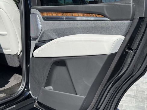 Used 2026 Cadillac Escalade Platinum Sport w/ LPO, ONYX Package image 29