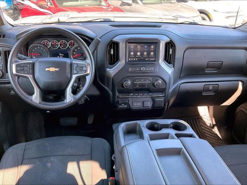 Used 2021 Chevrolet Silverado 2500 Custom w/ Custom Value Package image 15