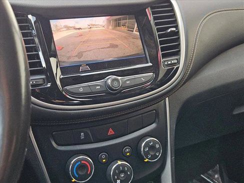 Used 2020 Chevrolet Trax LT w/ Driver Confidence Package image 13