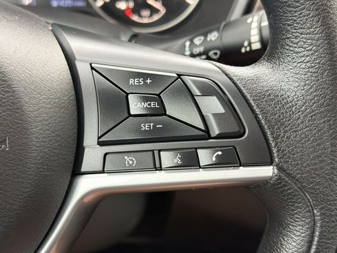 Used 2025 Nissan Altima 2.5 SV FWD image 30