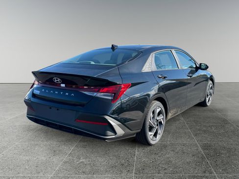 New 2025 Hyundai Elantra Sport image 5