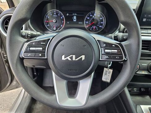 Used 2022 Kia Forte LXS FWD image 23