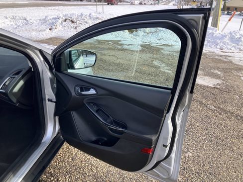 Used 2017 Ford Focus Titanium w/ Titanium Technology Package image 27
