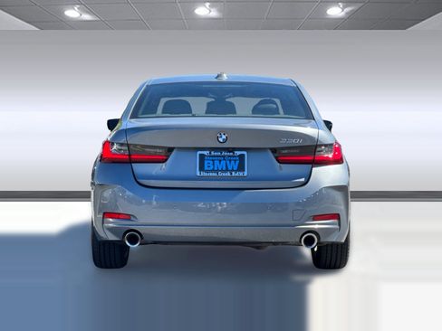 Used 2023 BMW 330i Sedan w/ Convenience Package RWD image 10