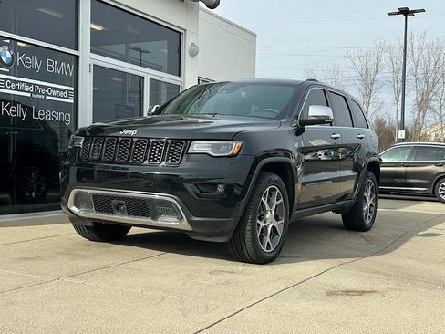 Used 2022 Jeep Grand Cherokee Limited w/ Trailer Tow Group IV image 3