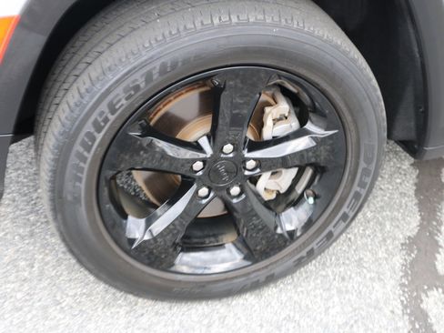 Used 2021 Jeep Grand Cherokee L Laredo image 14