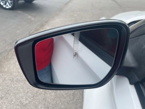 Used 2020 Nissan Kicks S FWD image 15