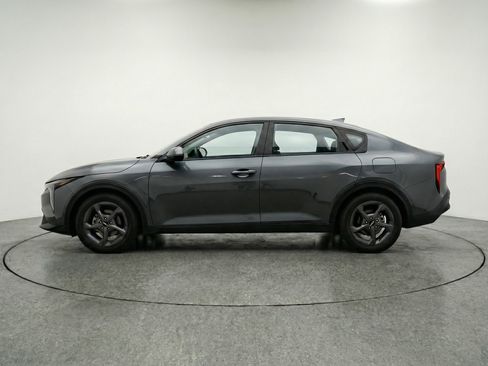 Used 2025 Kia K4 LXS image 5