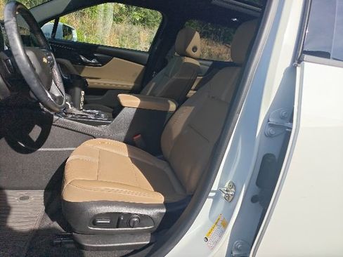 Used 2019 Chevrolet Blazer Premier w/ Sun and Wheels Package image 9