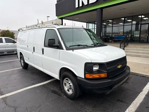Used 2015 Chevrolet Express 2500 Extended image 2