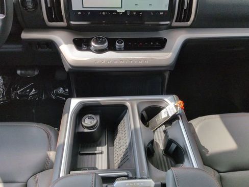 New 2025 Ford Expedition Max Active image 19