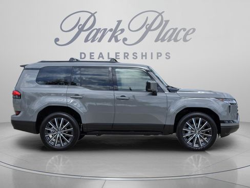 Used 2026 Lexus GX 550 w/ Accessory Package (2T) AWD/4WD image 6