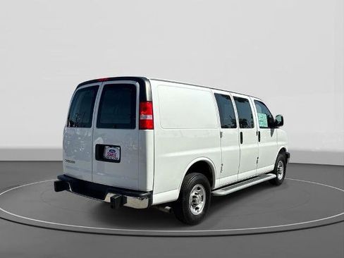 Used 2024 Chevrolet Express 2500 w/ Driver Convenience Package RWD image 5