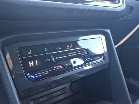 Used 2022 Volkswagen Tiguan SEL R-Line image 23