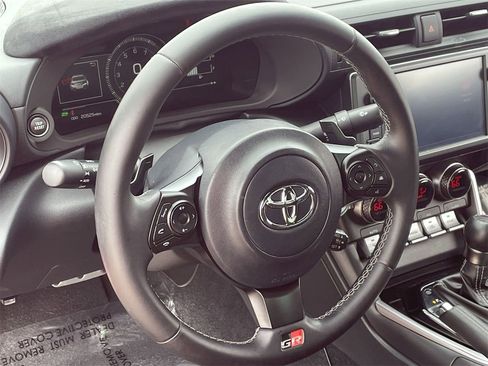 Used 2023 Toyota GR86 Premium w/ ALL Weather Mat Package (TMS) image 21