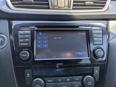 Used 2015 Nissan Rogue SV w/ SV Premium Package FWD image 18