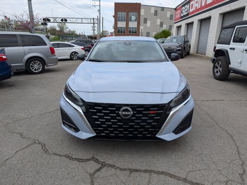 Used 2024 Nissan Altima 2.5 SR FWD image 4