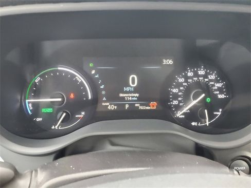 Used 2025 Toyota Sienna XLE image 25