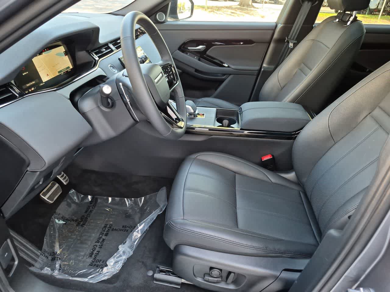Used 2026 Land Rover Range Rover Evoque Dynamic SE AWD/4WD image 17