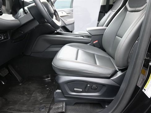 Used 2025 Ford Explorer Active w/ Active Comfort Package RWD image 12