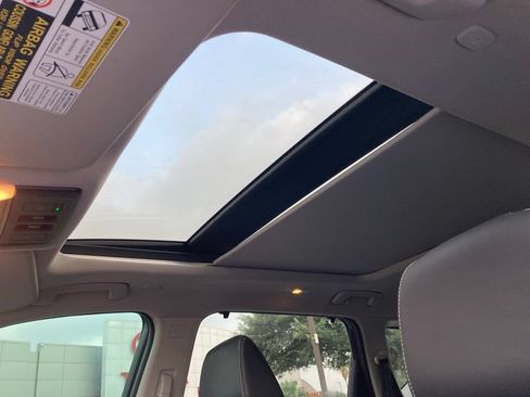 Used 2023 Nissan Rogue SL w/ SL Premium Package FWD image 15