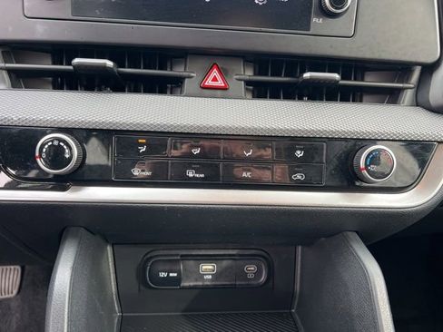 Used 2024 Kia Sportage LX image 19