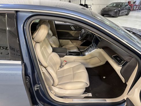 Used 2020 Lincoln Continental w/ Convenience Package image 13