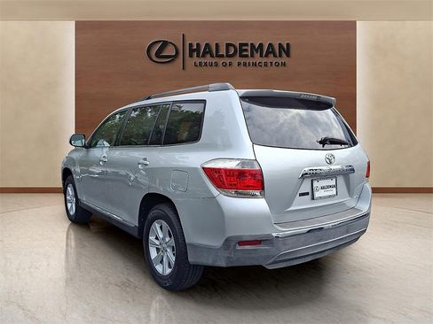Used 2011 Toyota Highlander 4WD image 4